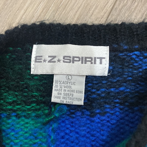 sweaters - Picture 2 of 2